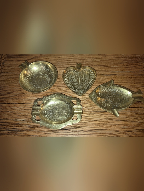 Other - Lot Of 4 Vintage Brass ashtrays or decorative trinket dishes, Solid Brass